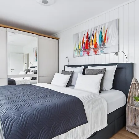 5 Beaufort - Wasserhaus, Meerblick, Sauna, Dachterrasse, Bootsanleger, Strandkorb Olpenitz