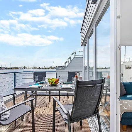 5 Beaufort - Wasserhaus, Meerblick, Sauna, Dachterrasse, Bootsanleger, Strandkorb *