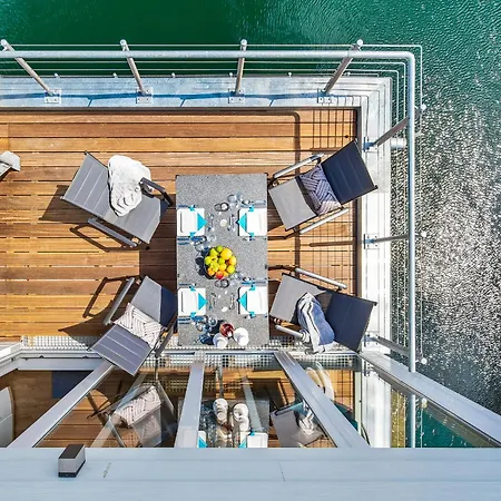 5 Beaufort - Wasserhaus, Meerblick, Sauna, Dachterrasse, Bootsanleger, Strandkorb Dom wakacyjny Olpenitz