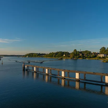 5 Beaufort - Wasserhaus, Meerblick, Sauna, Dachterrasse, Bootsanleger, Strandkorb Dom wakacyjny *